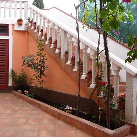 Apartments Velo Veli Losinj Exterior photo